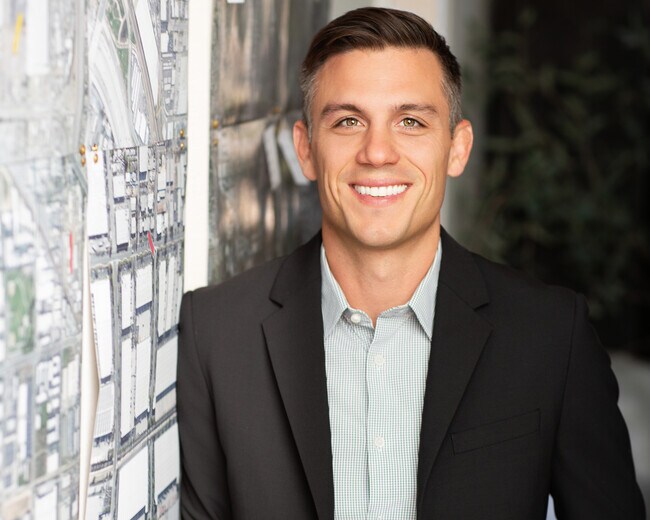 Agent Photo