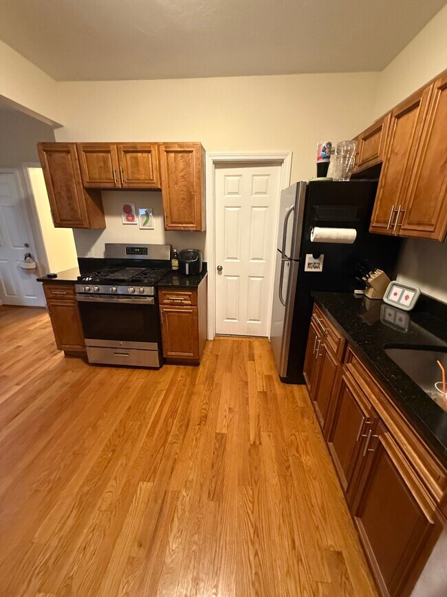 54 Medford St unit 1, Somerville, MA 02143 - photo 3