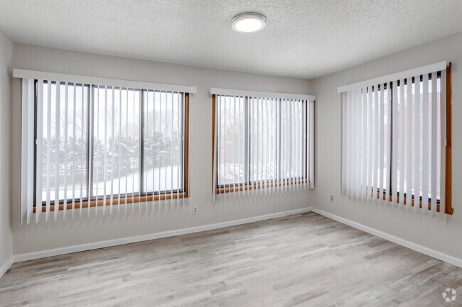 Southview Greens, Inver Grove Heights, MN 55077 - photo 7