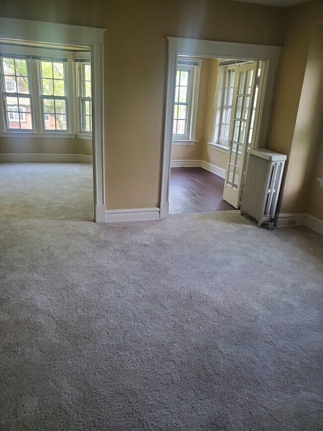 921 de Mun Ave unit 2N, Saint Louis, MO 63105 - photo 2