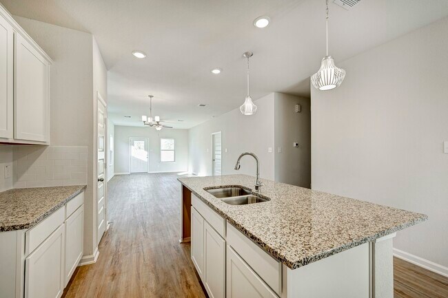 13203 Hayden Peak Dr, Arcola, TX 77583 - photo 5