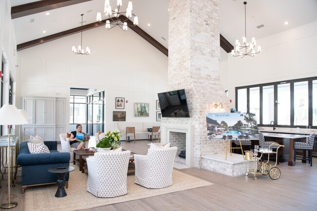 Silas Park, Savannah, GA 31401 - photo 2