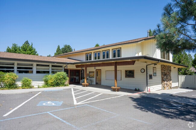 The Siskiyou School is a very welcoming school for new students.