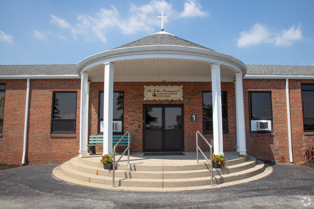St John-Emmanuel Lutheran School building in Outlying Allen County