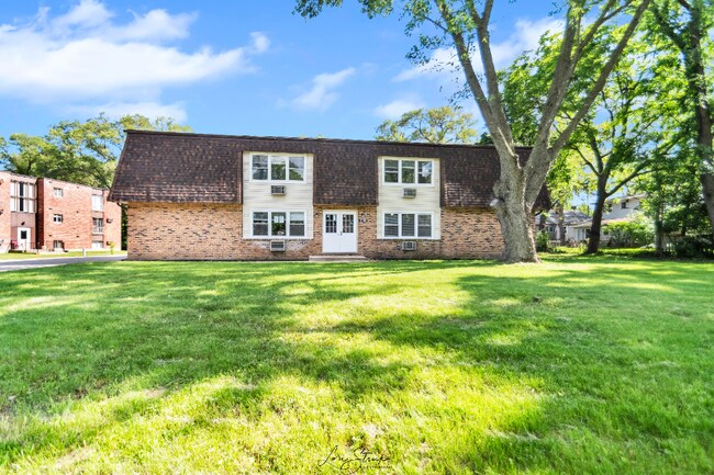 3709 James St unit 2, McHenry, IL 60050 - photo 2