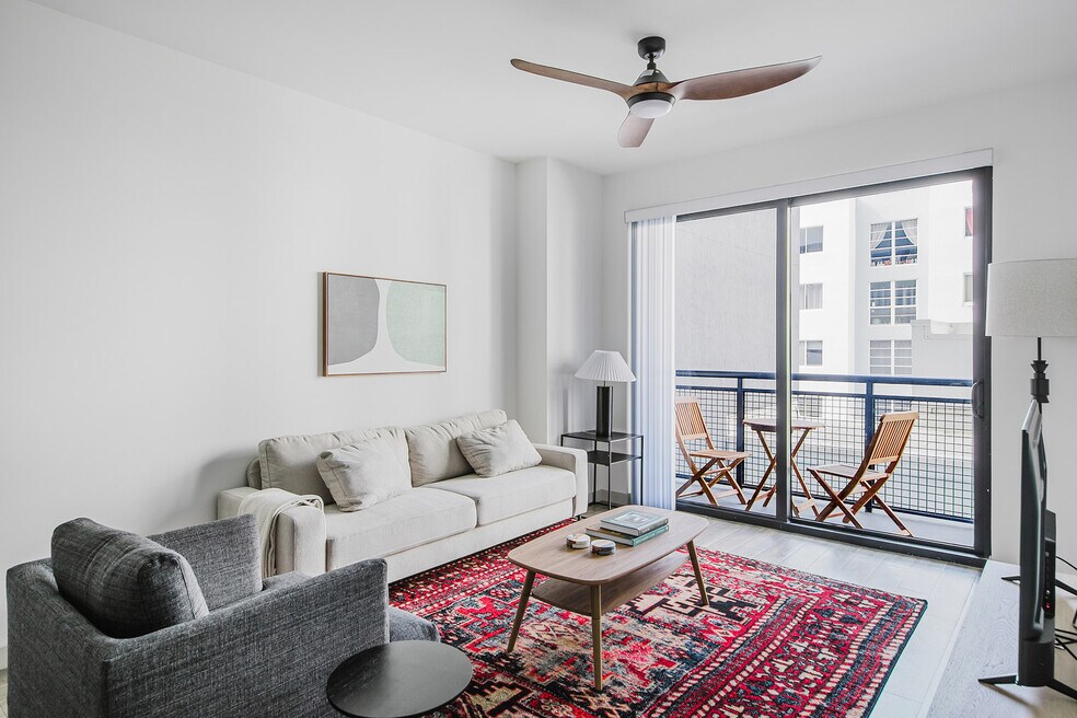 221 SW 12th St unit FL5-ID136, Miami, FL 33130 - photo 1