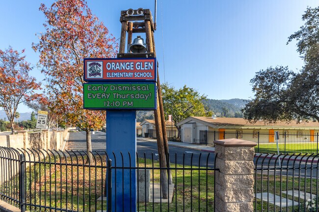 The monument of the Orange Glen Elementary School located i the east of Escondido.