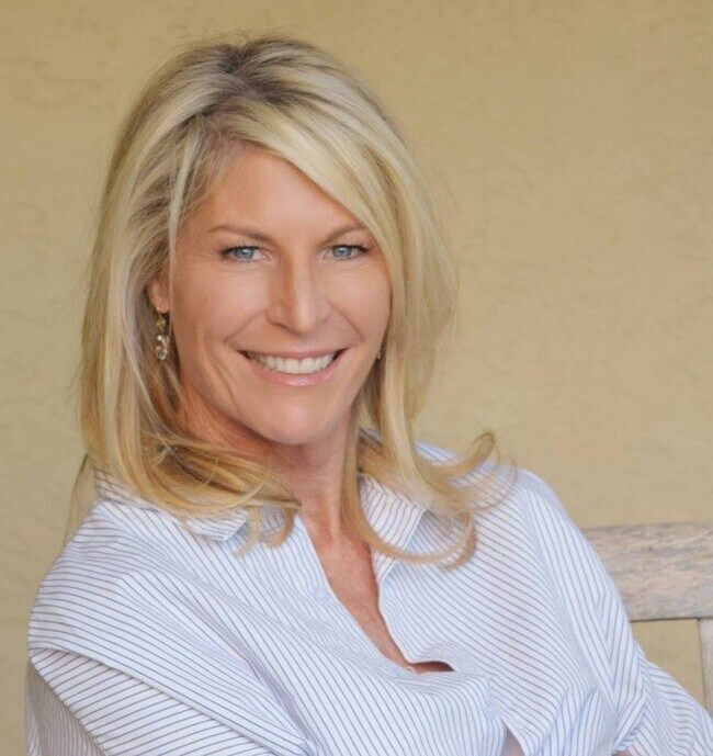 Stacy Slender-Tickey