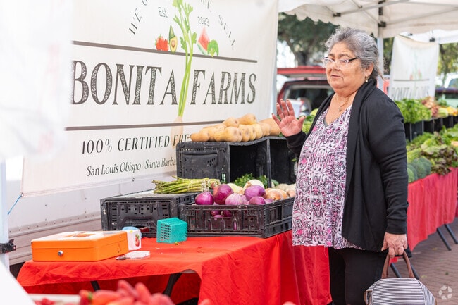 Bonita Farms brings fresh produce to Northwest Pasadena’s farmers market.