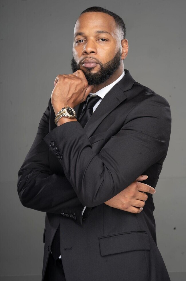 Agent Photo