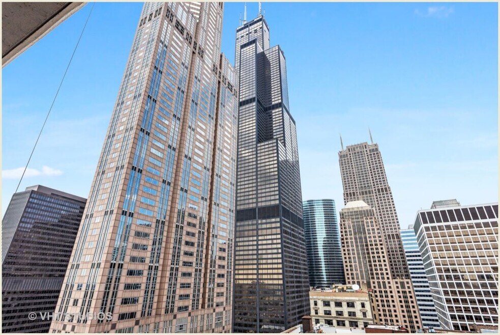 235 W Van Buren St unit 2421, Chicago, IL 60607 - photo 1