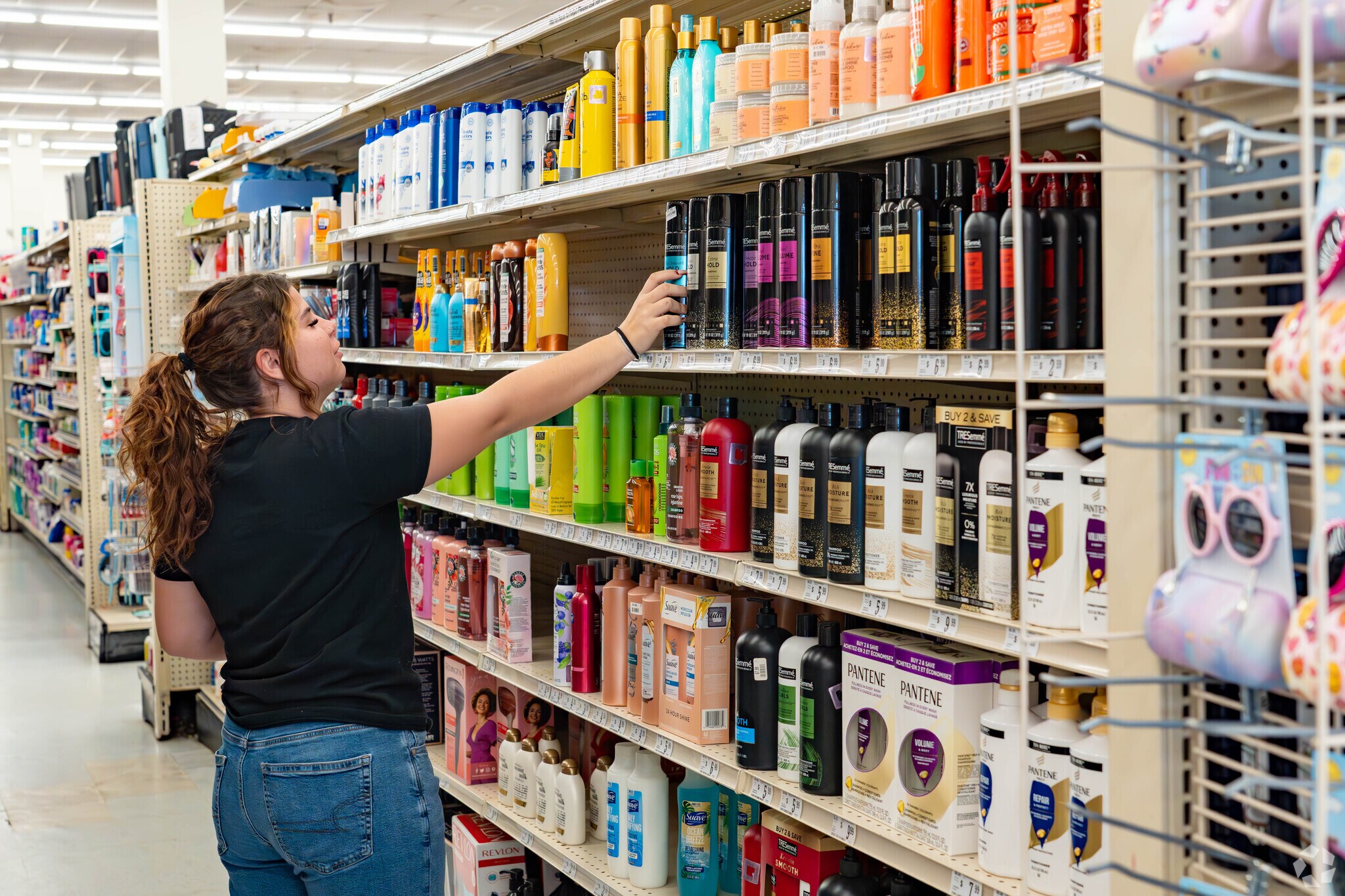 South Gate Ridge has a number of big box stores like Big Lots.