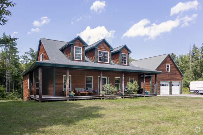 There are a variety of home styles in Baldwin.