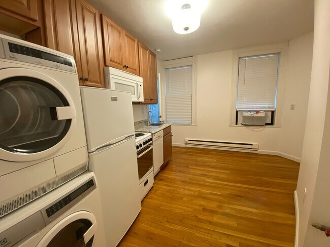 16 Charter St unit 2R, Boston, MA 02113 - photo 6