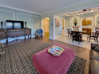 1028 E Juneau Ave, Milwaukee, WI 53202