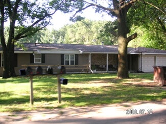 128 Scotts Dr Unit Studio, Holland, MI 49424