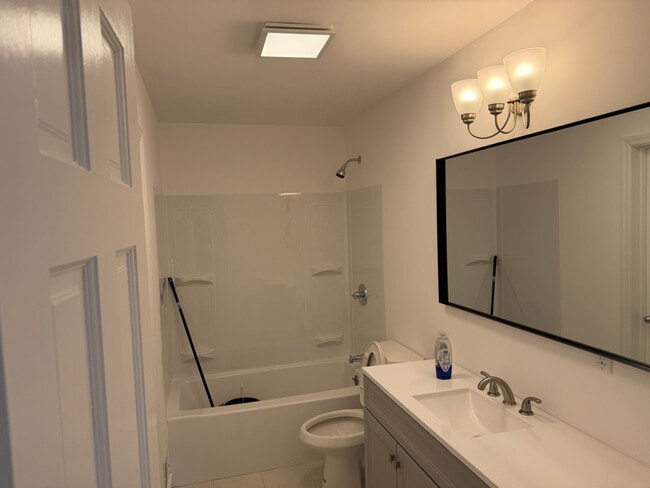 280 Pemaco Ln unit 1B, Uniondale, NY 11553 - photo 3