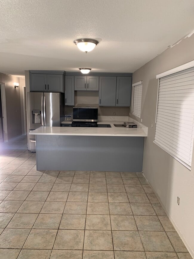 250 N Hargrave St unit 2, Banning, CA 92220 - photo 4