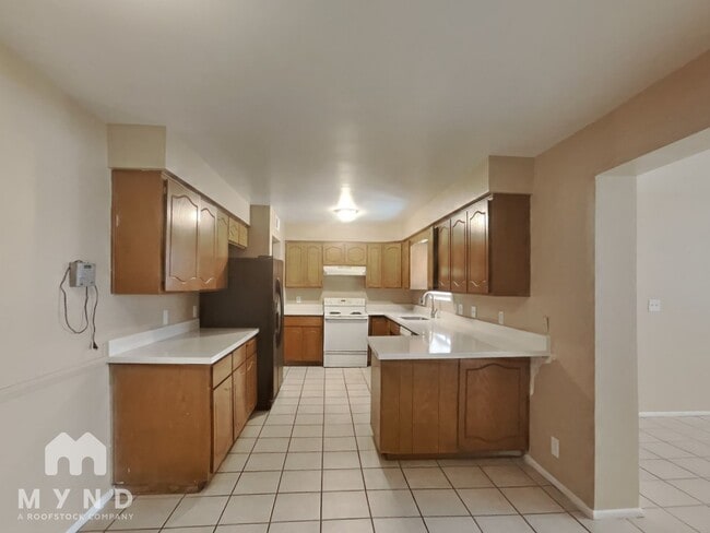 47 W 11th Dr, Mesa, AZ 85210 - photo 2