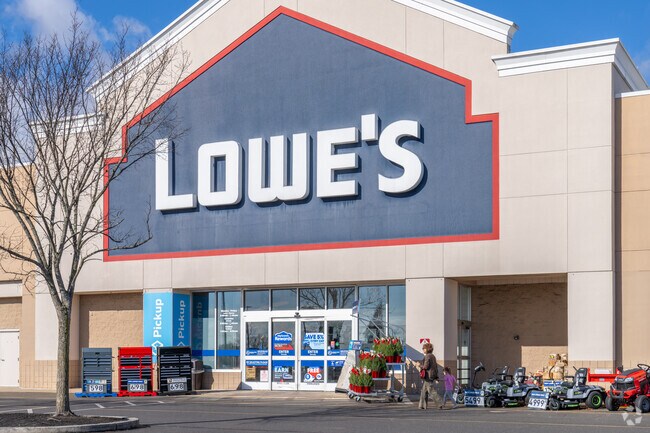 Lowes is one of several national retailers serving Highland Park.