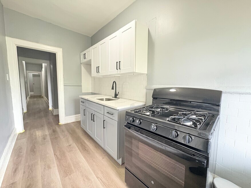 35 Shepard Ave 11