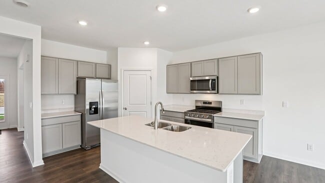 1535 Albatross St, Danville, IN 46122 - photo 2