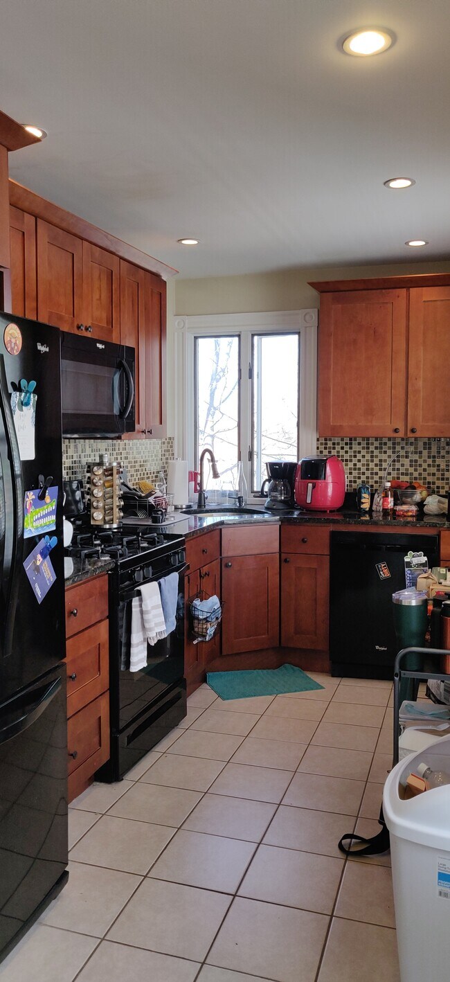 91 Surrey St unit 1, Brighton, MA 02135 - photo 4