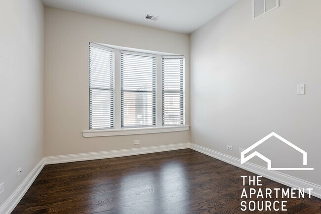2945 W Diversey Ave unit 2, Chicago, IL 60647 - photo 5