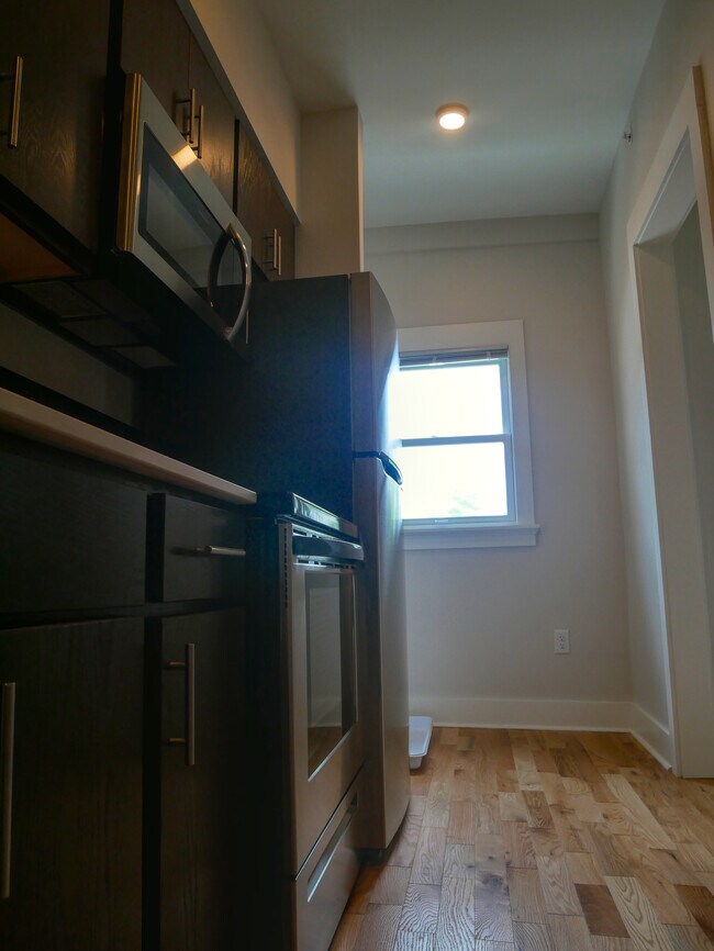 3113 Warsaw Ave unit 201, Cincinnati, OH 45205 - photo 4