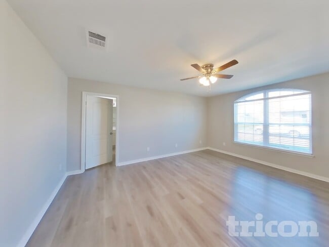 1026 Barrymore Ln, Duncanville, TX 75137 - photo 6