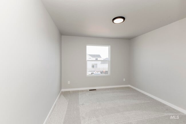 907 E Perjue Basin Dr, Nampa, ID 83686 - photo 2
