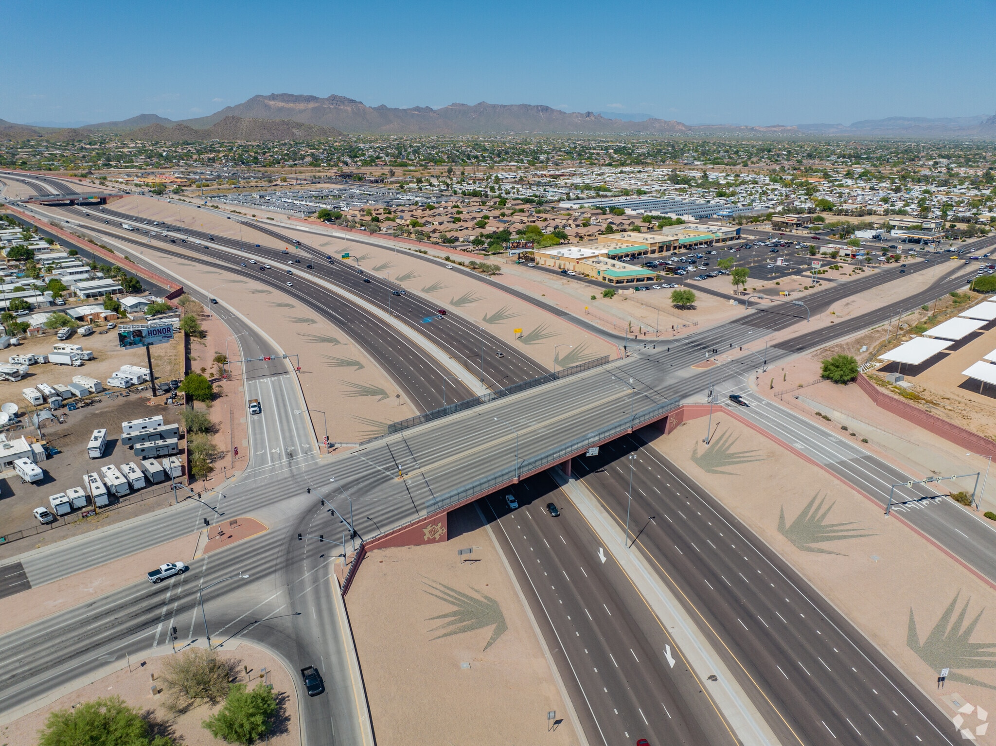 Loop 202 provides quick access to the rest of the Central Mesa East.