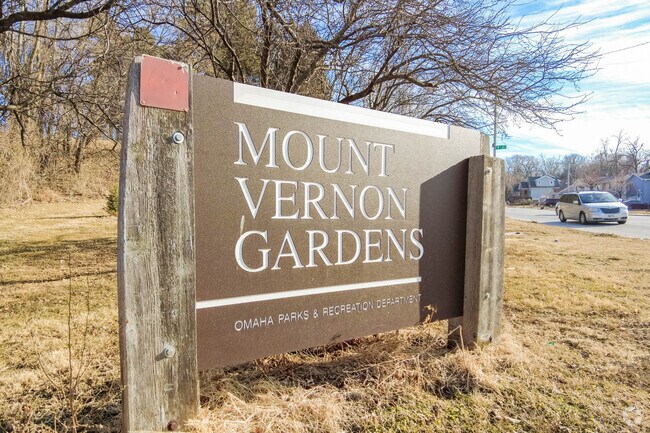 Mt Vernon Gardens, in Brown Park, is dedicated to George Washington.