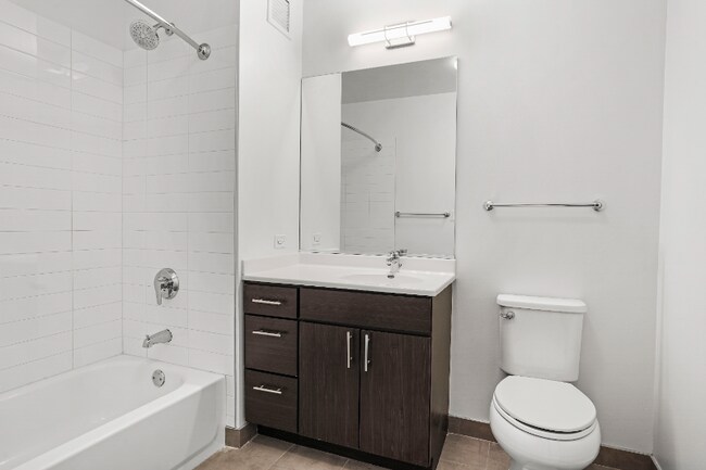 176 W Superior St, Chicago, IL 60654 - photo 5