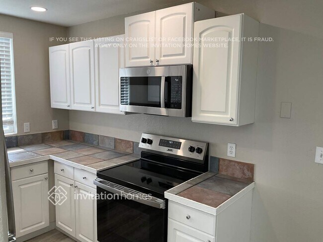 1621 Gibralter St, Aurora, CO 80011 - photo 5