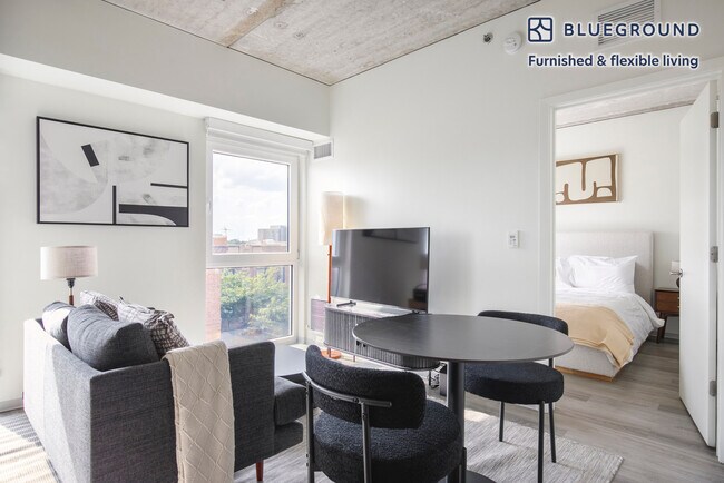 343 W Schiller St unit FL6-ID1268, Chicago, IL 60610 - photo 4