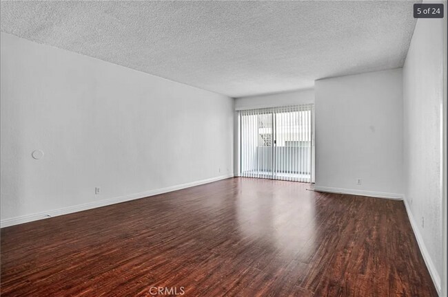218 E Tamarack Ave unit 5, Inglewood, CA 90301 - photo 3