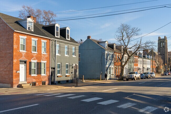 Many Federal homes can be found along North Queen Street in Stadium District, Lancaster.