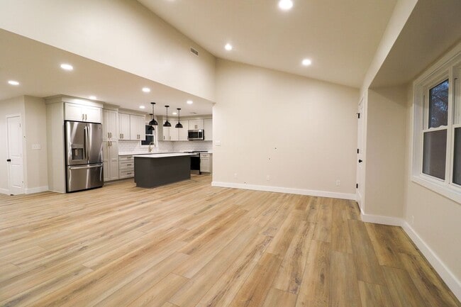 201 Elmwood Cir, Cheshire, CT 06410 - photo 6