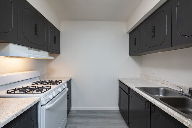 Windham Chase, Saint Louis, MO 63138 - photo 7