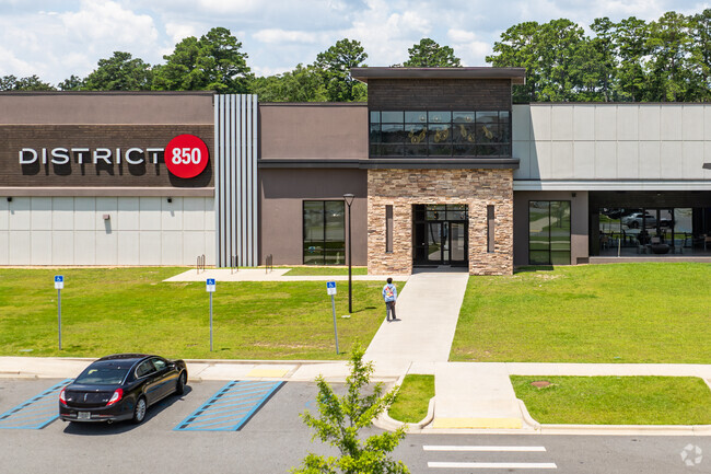 District850 is a great place for indoor fun while living in Miccosukee Greenway in Tallahassee.