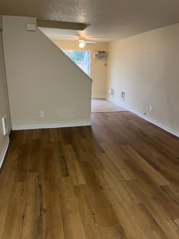 2907 SE 38th Ct unit 2909 SE 38th Ct. Hil, Hillsboro, OR 97123 - photo 2