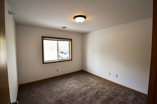 Cedar Meadow Apartments, Mankato, MN 56001 - photo 6