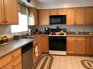 86 Chapel St, Newton, MA 02458