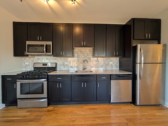 2203 W Eastwood Ave unit 2205-3E, Chicago, IL 60625 - photo 5