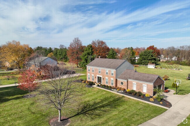 Many homes sit on spacious lots in Hebron.
