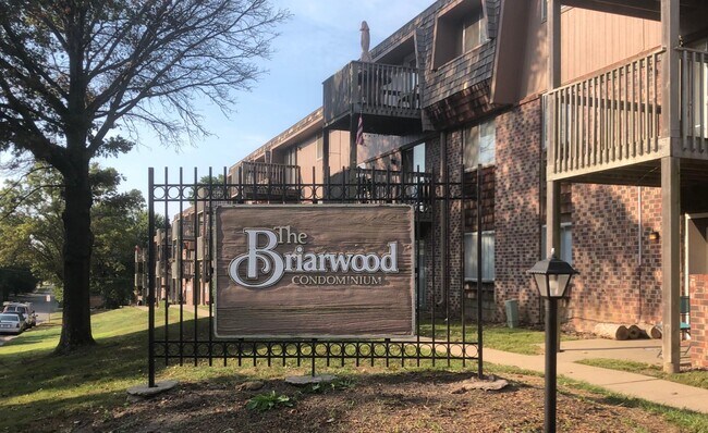 2325 SW Briarwood Plaza unit 205E, Topeka, KS 66611 - photo 7