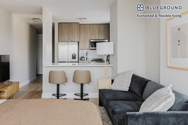 345 E 94th St unit FL16-ID1553, New York, NY 10128 - photo 2