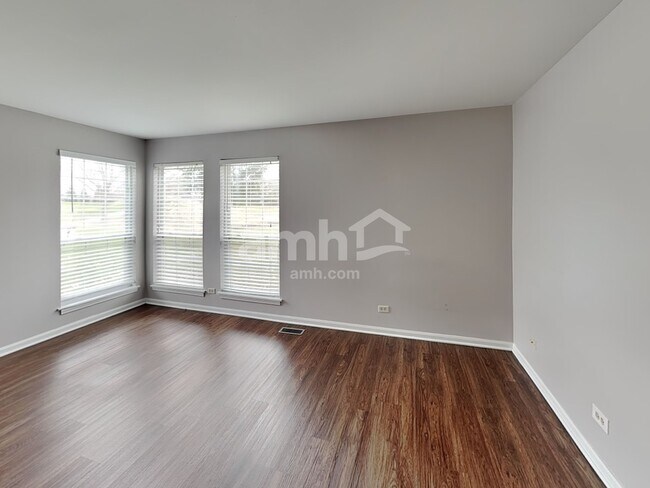 2402 Wild Cherry Ct, Aurora, IL 60506 - photo 5