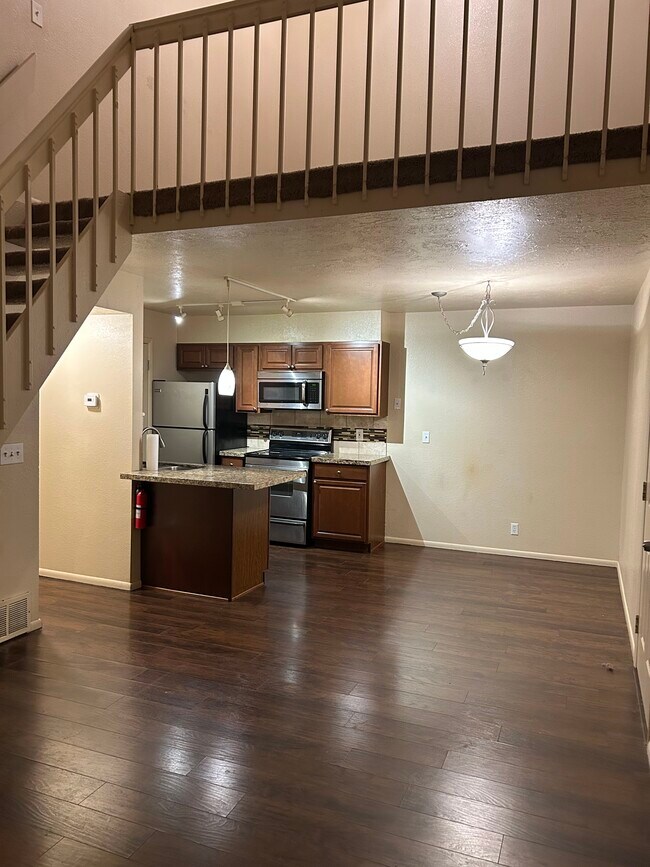 1221 E Waterside Cove unit 33, Midvale, UT 84047 - photo 5